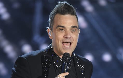 The Magic of Robbie Williams' Immersive Concert Experiences